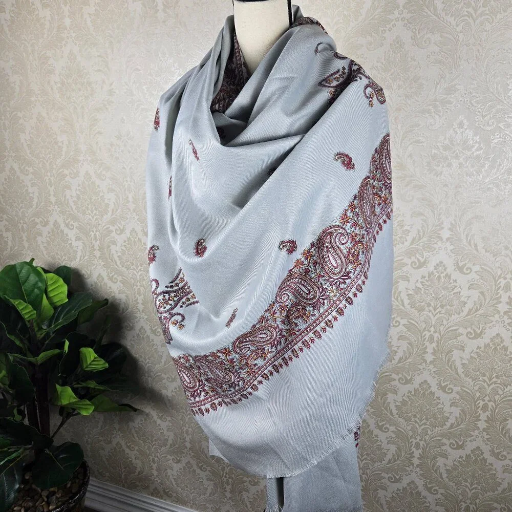 Oswal Shawl 100% Pure New Wool Light Gray Red Orange Paisley Pattern Fringe NWT